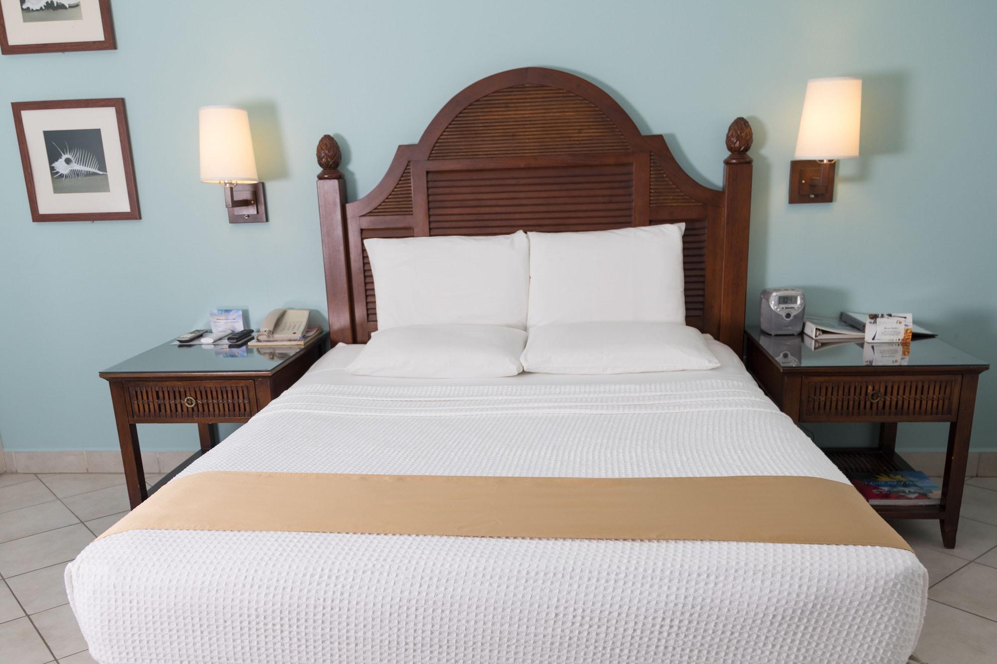 Trade Winds Hotel Dickenson Bay Buitenkant foto