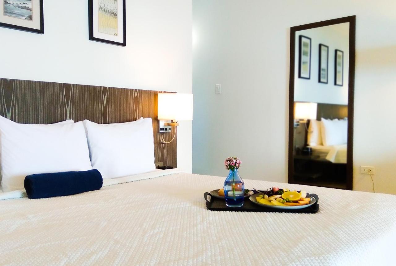 Trade Winds Hotel Dickenson Bay Buitenkant foto