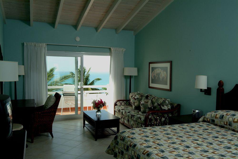 Trade Winds Hotel Dickenson Bay Buitenkant foto