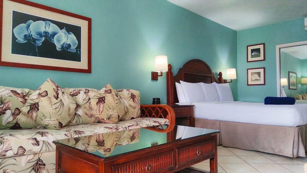 Trade Winds Hotel Dickenson Bay Buitenkant foto
