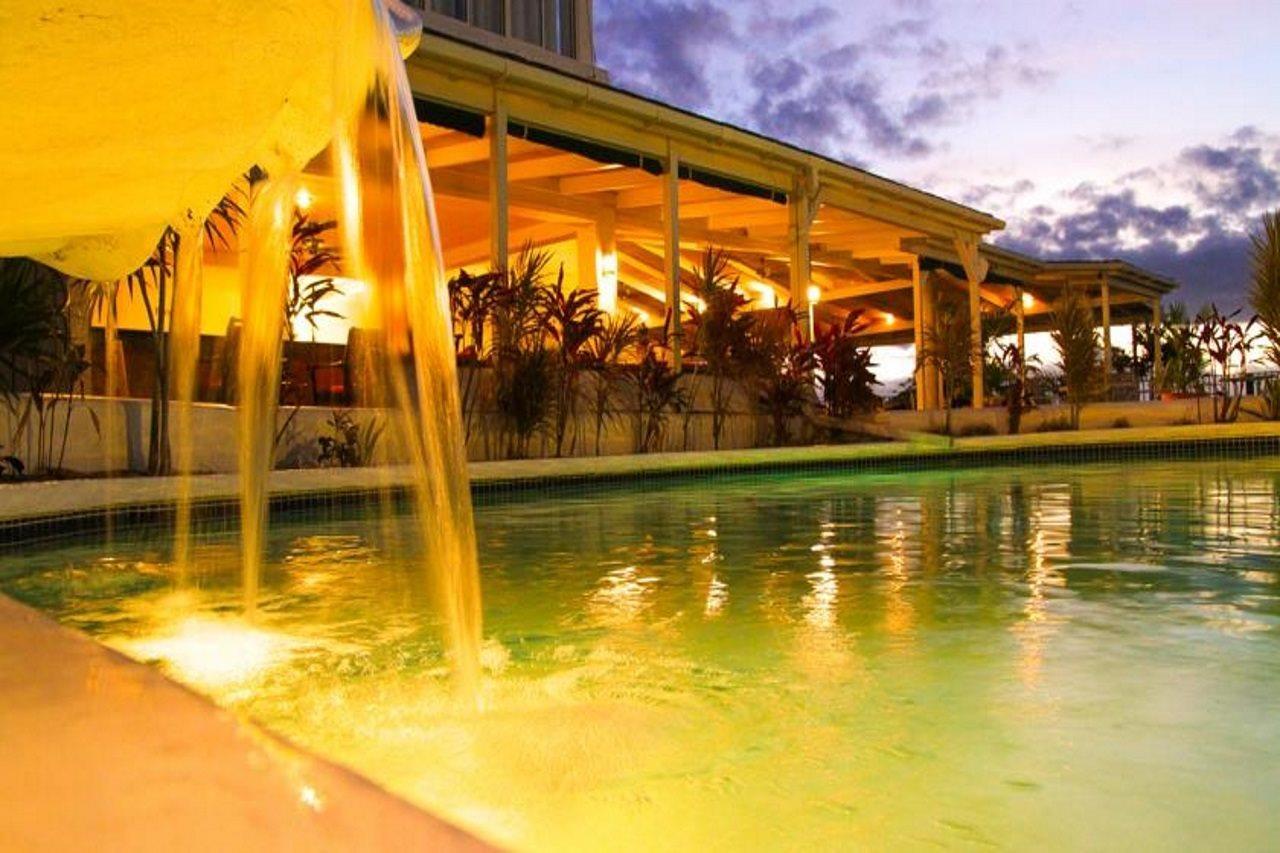 Trade Winds Hotel Dickenson Bay Buitenkant foto
