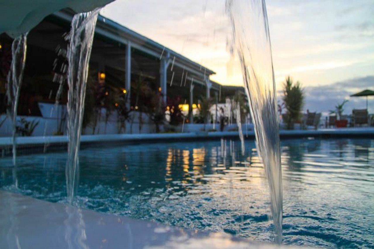 Trade Winds Hotel Dickenson Bay Buitenkant foto