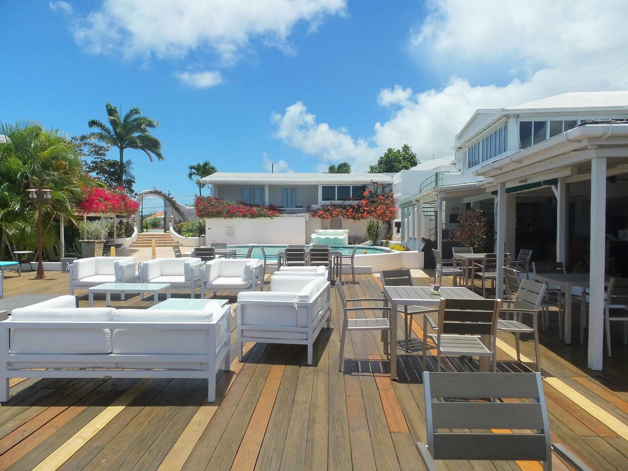 Trade Winds Hotel Dickenson Bay Buitenkant foto