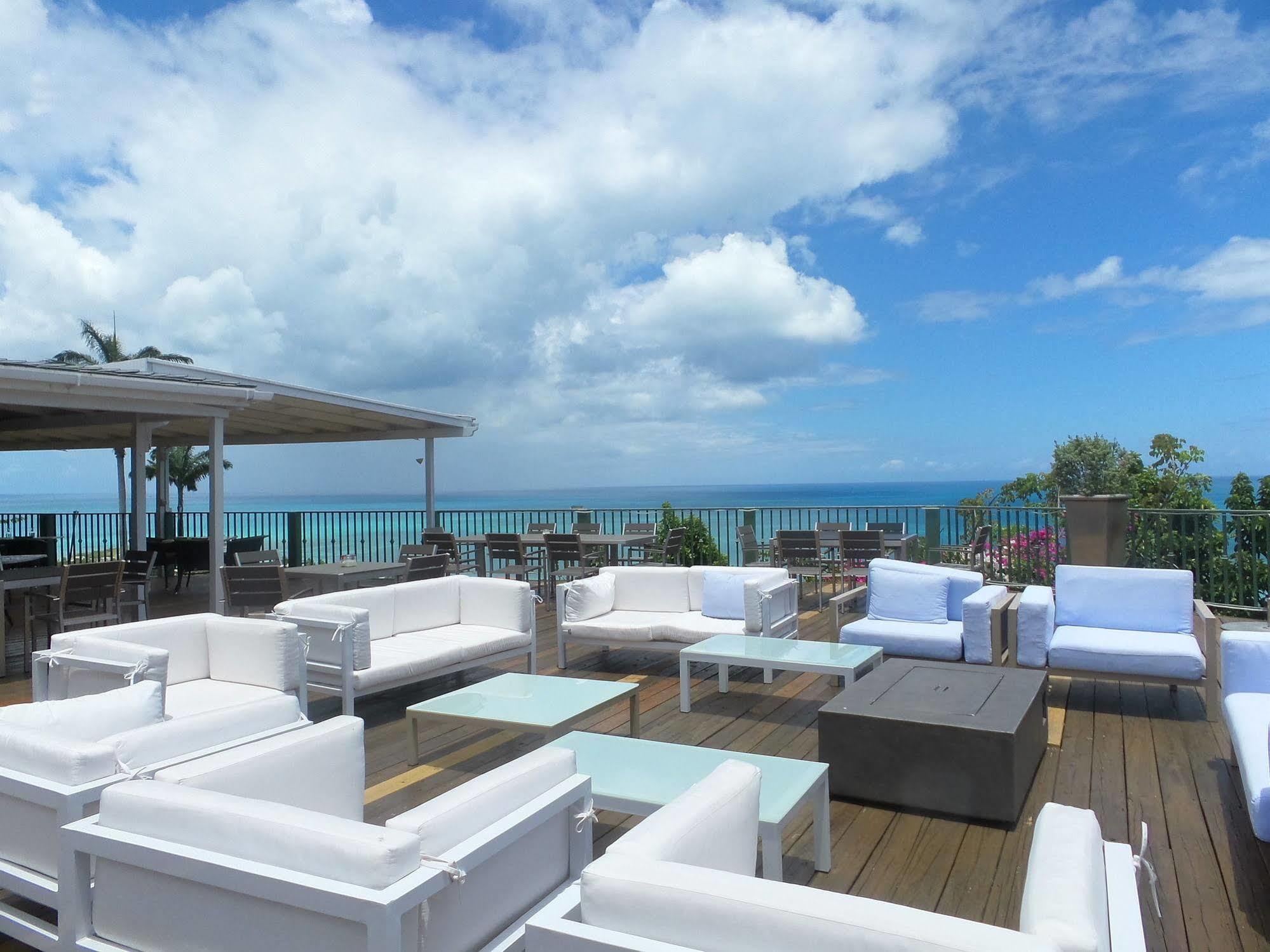 Trade Winds Hotel Dickenson Bay Buitenkant foto